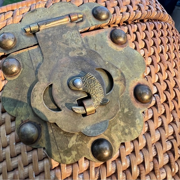 Vintage Basket Bucket Purse. Asian basket with Koi Fish Clasp from 1950’s - Picture 2 of 13